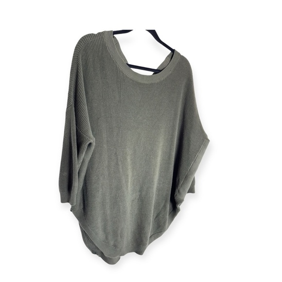 Express Olive Green Cotton Knit V Neck Quarter Sleeve Round Hem Sweater Large - Picture 4 of 6